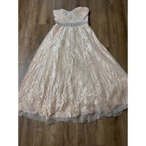Cachet‎ peach embellished party dress